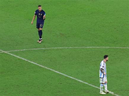 רגע ההתגרות של אמבפה (צילום מסך)