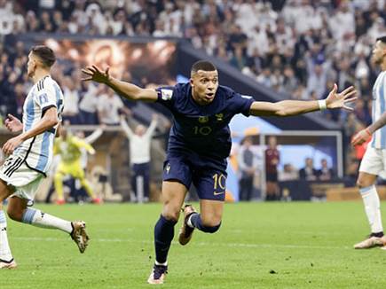 אבל גם אמבפה החזיר עם שלושער מדהים (getty)