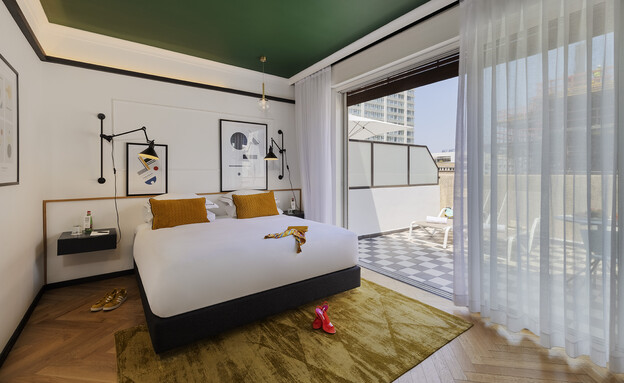 מלון בראון תיאודור חדר עם מרפסת  (צילום: אסף פיננצ'וק)