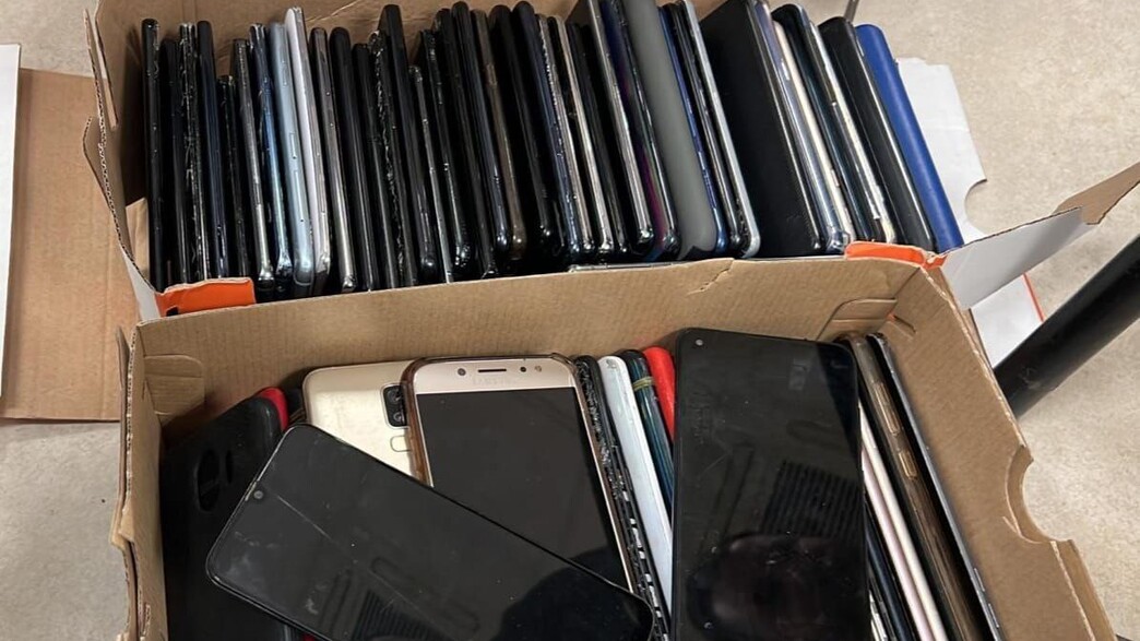 תפיסה של כ-400 טלפונים סלולריים גנובים