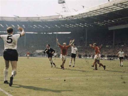 גמר ענק ב-1966 (צילום: ספורט 5)