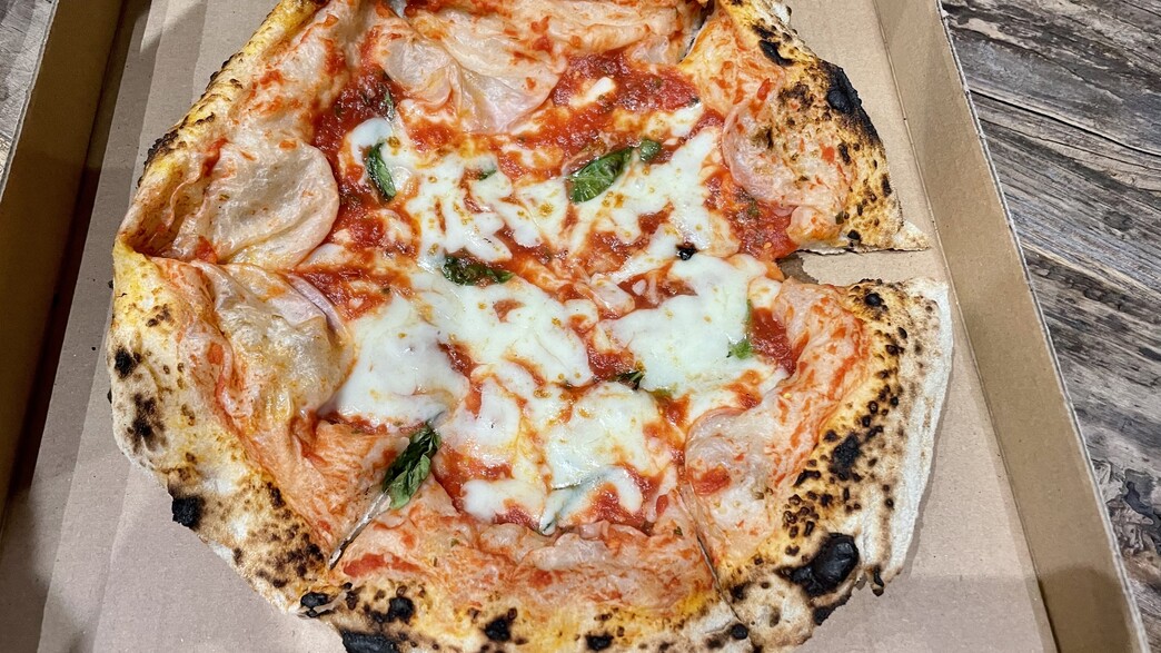 פיצה פולצ'ינלה פיצה פולצ'ינלה