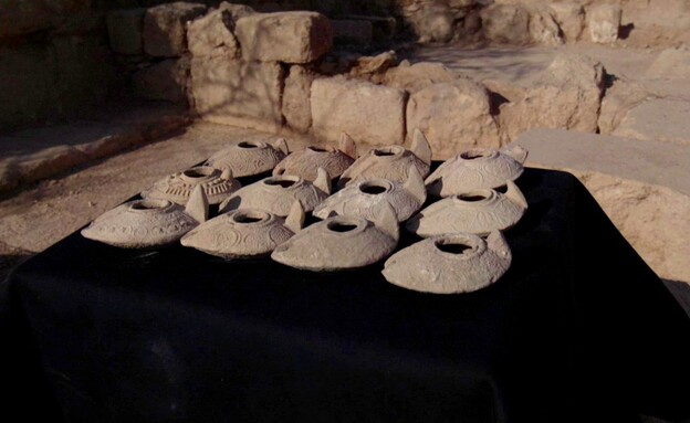 אחוזת הקבר שנחשפה מימי בית שני (צילום: אמיל אלג'ם, רשות העתיקות)