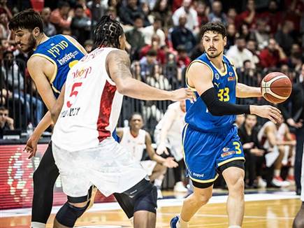 זיו. ניהל את המשחק (עודד קרני)