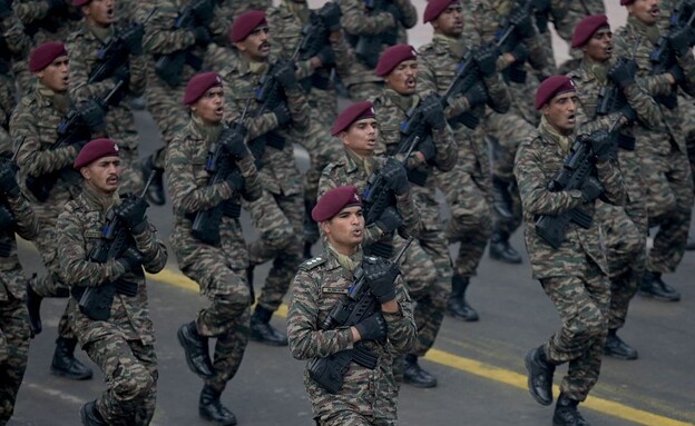 חיילי הצבא (צילום: MONEY SHARMA/AFP/GettyImages)