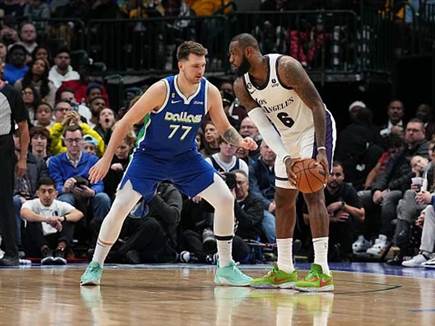 הבולטים של הערב בשני הצדדים. דונצ'יץ' וג'יימס (GETTY)