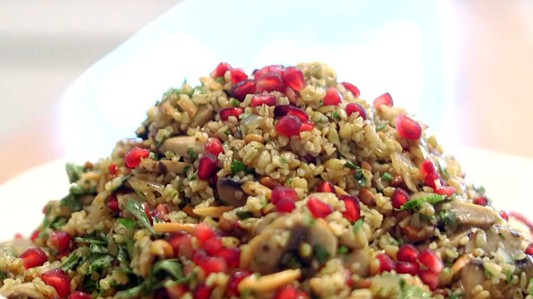 סלט פריקה עם פטריות סלט פריקה עם פטריות