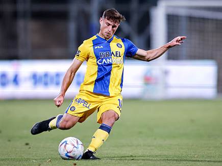 וטיווחו את השער של ברטקוס (צילום: מאור אלקסלסי)