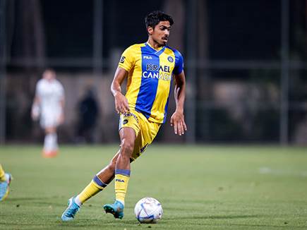 אבל הכדור מיאן להיכנס (צילום: מאור אלקסלסי)