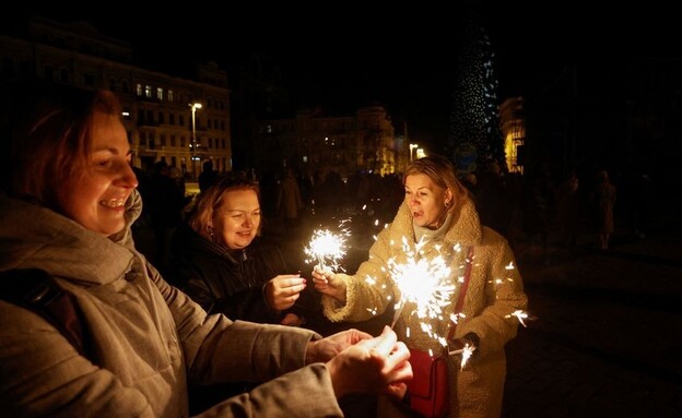 חגיגות השנה החדשה באוקראינה (צילום: רויטרס)