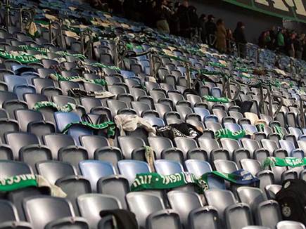 היציע הצפוני ריק (אלן שיבר)