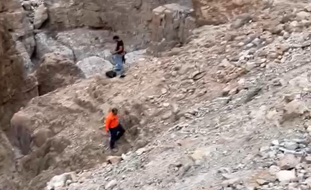 תיירת נפלה מצוק בנחל קדרון במדבר יהודה (צילום: דוברות כבאות והצלה לישראל | מחוז יו