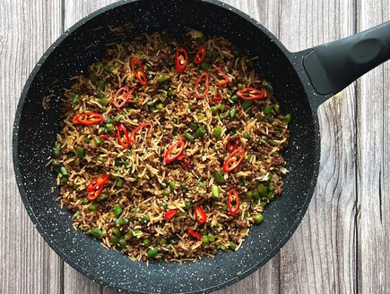 אורז סיני עם בשר - מחבת טעימה ב-10 דקות