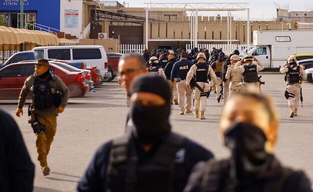 כוחות הביטחון במקסיקו לאחר המתקפה על בית הסוהר (צילום: רויטרס)