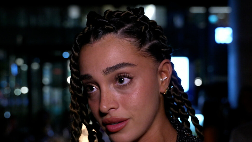 הסלבריטאים מבטאים דאגה מהשיח הגזעני