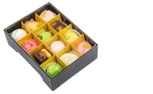 חוגגים אהבה - קופסת ממתקים יפניים (צילום: 4MAHATHIR_MOHD_YASIN, shutterstock)