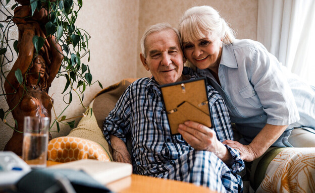 חוגגים אהבה - סבא וסבתא (צילום: Olena_Yakobchuk, shutterstock)