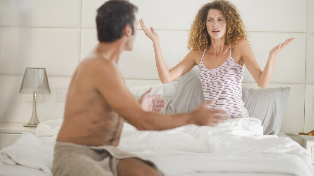 זוג רב במיטה