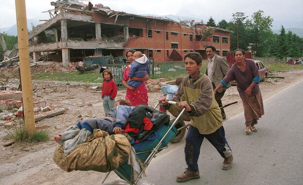 מלחמה קוסובו 1999 פליטים (צילום: Northfoto, shutterstock)