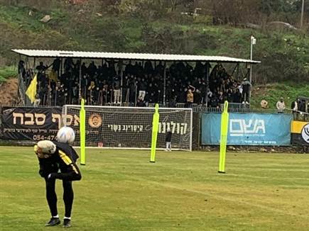 אוהדי בית"ר באימון הבוקר (אבי כהן)