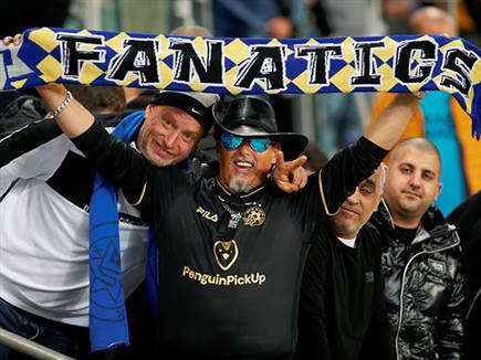 ביציעים מרוצים (אלן שיבר)