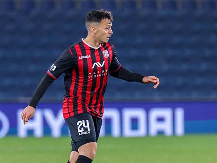 עם משחק אינטנסיבי ומלא עניין (צילום: דני מרון)