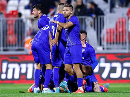 שער של לוגסי הכריע (מאור אלקסלסי)