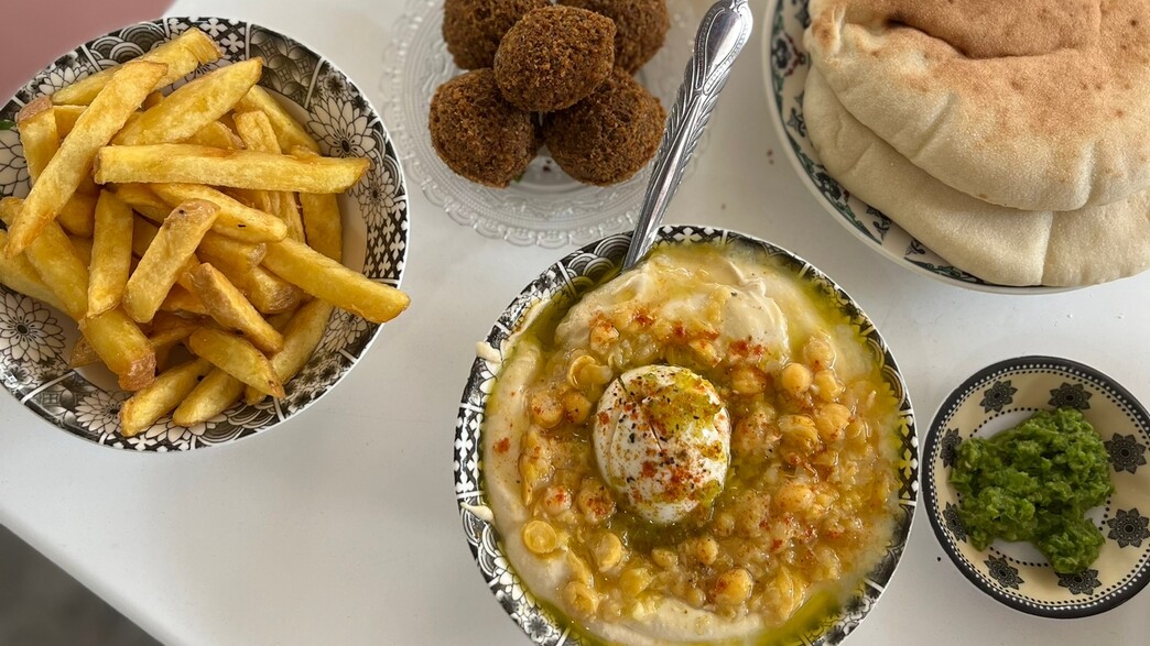 חומוס חמודי - טעים, טרי, אדיב וכיפי