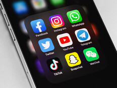 אפליקציה של פייסבוק, יוטיוב וטלגרם בטלפון הנייד
