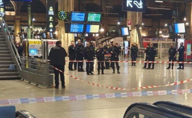 פיגוע דקירה בתחנת הרכבת בפריז