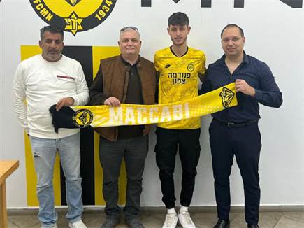 סלמן במעמד החתימה