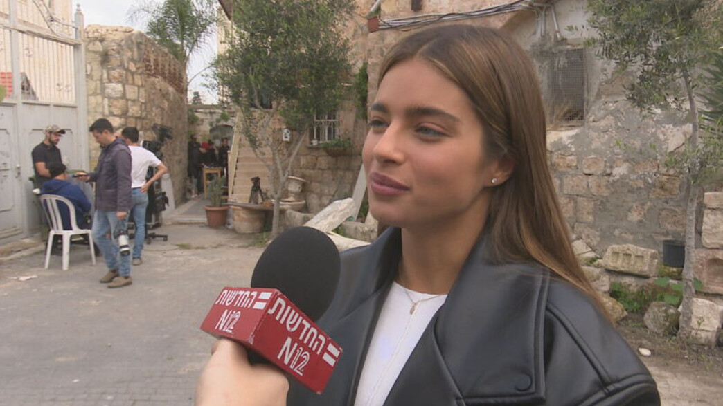 נועה קירל על סט הצילומים של "קופה ראשית" נועה קירל על סט הצילומים של "קופה ראשית"