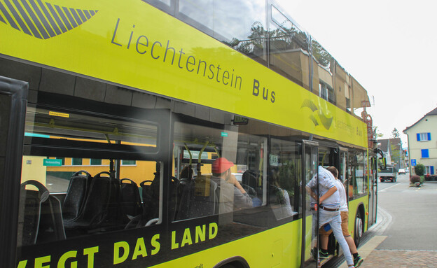 אוטובוס ליכטנשטיין  (צילום: Tatsiana Hendzel, shutterstock)