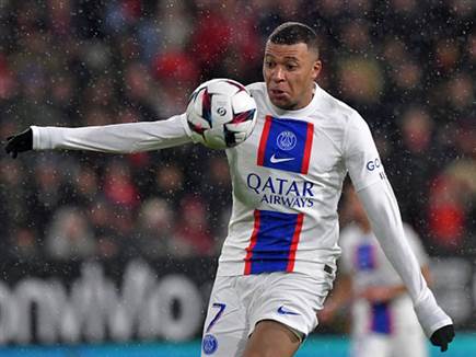 גם אמבפה שעלה מהספסל לא עזר (GETTY)