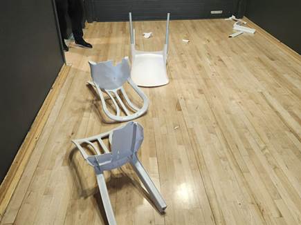 הכיסא ששבר אונואקו. לא שקט (צילום: ספורט 5)