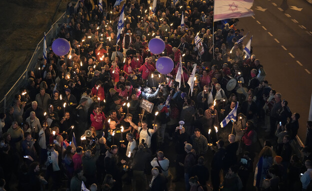 הפגנה נגד המהפכה המשפטית, תל אביב (צילום: AP)