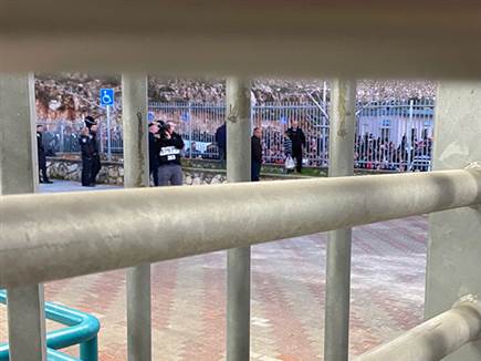 ככה לא צריך לצאת מאיצטדיון