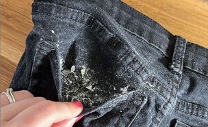 טישו מתפורר בכיס של ג'ינס (צילום: מתוך קבוצת הפייסבוק Mrs. Hinch Cleaning Tips)