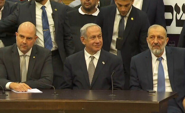 נתניהו מגיע לישיבת סיעה של ש"ס נתניהו מגיע לישיבת סיעה של ש"ס