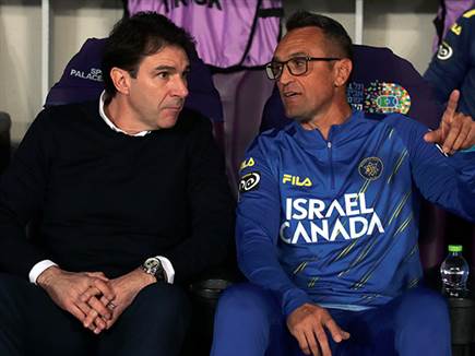 עם טוריחו. נותן לו להעביר אימונים (אלן שיבר)