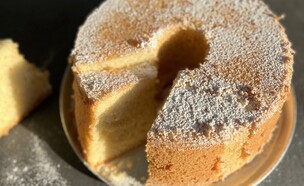עוגת טורט וניל גבוהה ויפה (צילום: עדי קלינגהופר, אוכל טוב, mako)