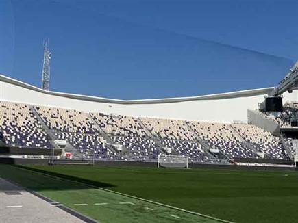 (היכלי הספורט)