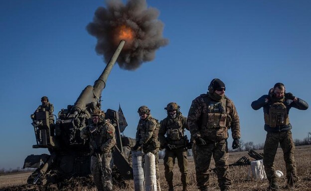 לוחמים בצבא אוקראינה בדונייצק (צילום: רויטרס)