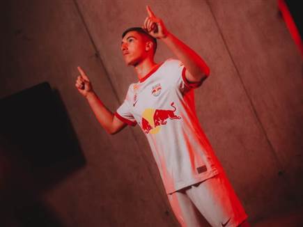 מתרגל למדים החדשים (Red Bull Salzburg/getty images)
