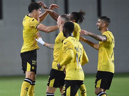 גאנדלמן חגג צמד עוד לפני ההפסקה (ברני ארדוב)