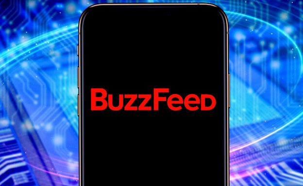 לוגו של באזפיד, BuzzFeed (עיצוב: DANIEL CONSTANTE, shutterstock)