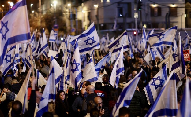 הפגנה נגד הרפורמות המשפטיות בתל אביב (צילום: Mostafa Alkharouf/Anadolu Agency via Getty Images)