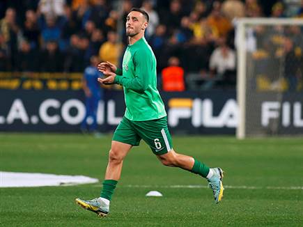 נטע לביא עלה לדשא, אולי בפעם האחרונה (צילום: אלן שיבר)