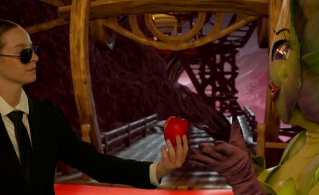 תפוח אדום (צילום: מתוך "הזמר במסכה", קשת 12)