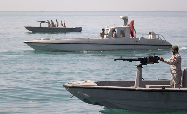 ספינות מלחמה איראניות (צילום: Morteza Nikoubazl/NurPhoto, getty images)